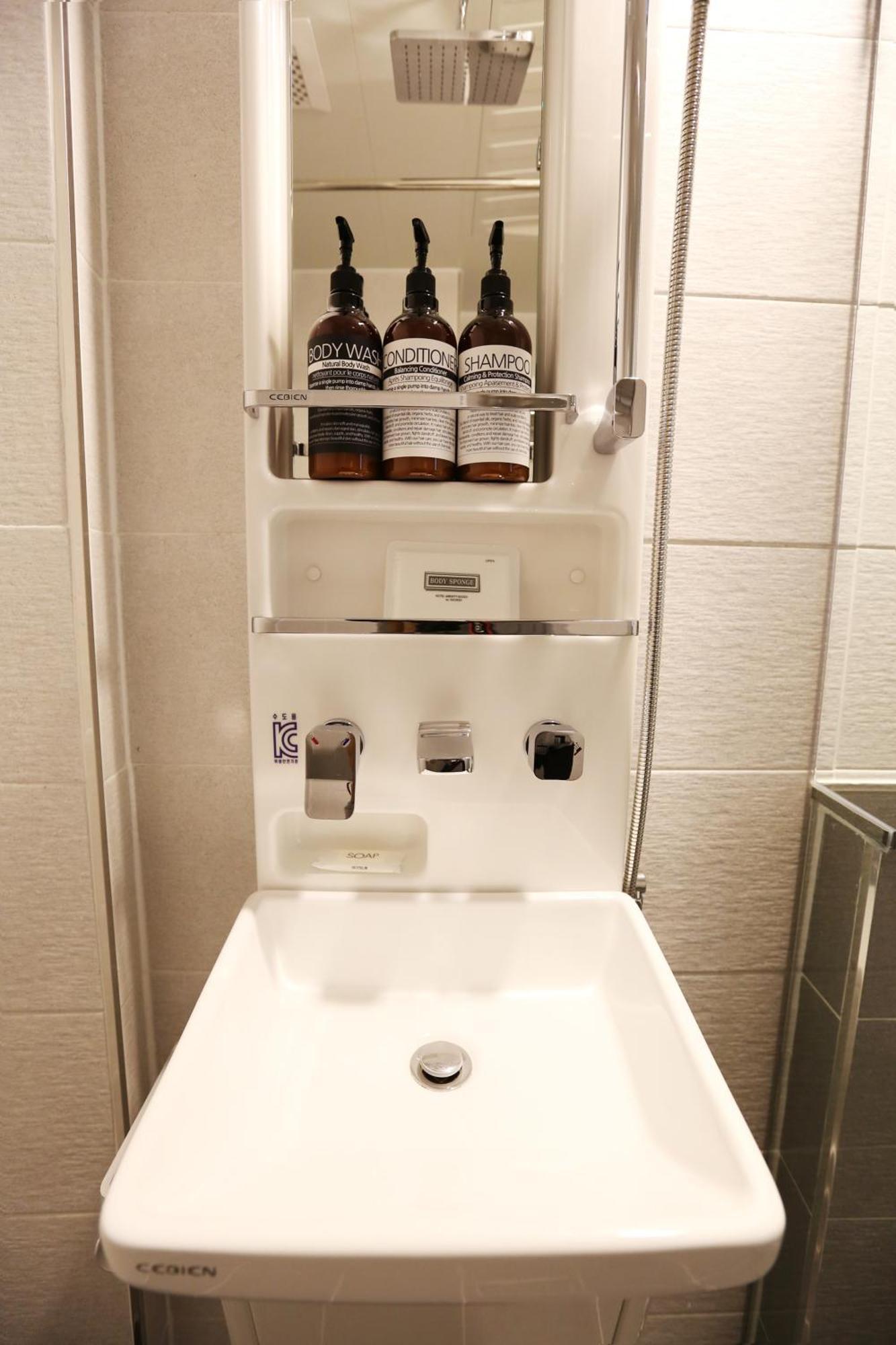 With U Hotel & Guesthouse Sokcho Quarto foto