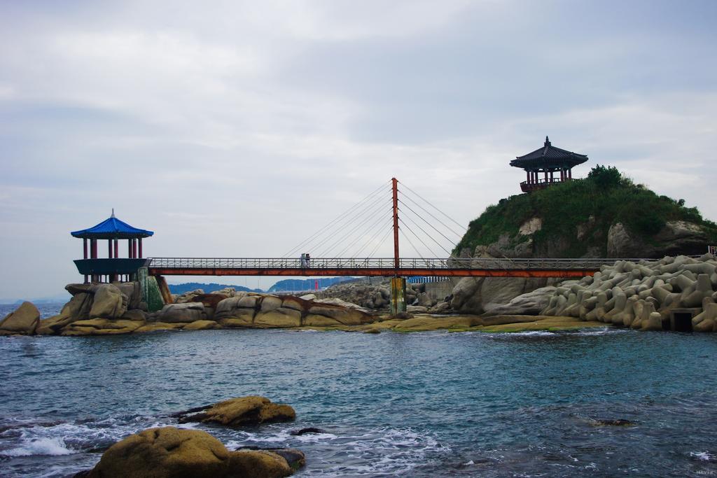 With U Hotel & Guesthouse Sokcho Exterior foto