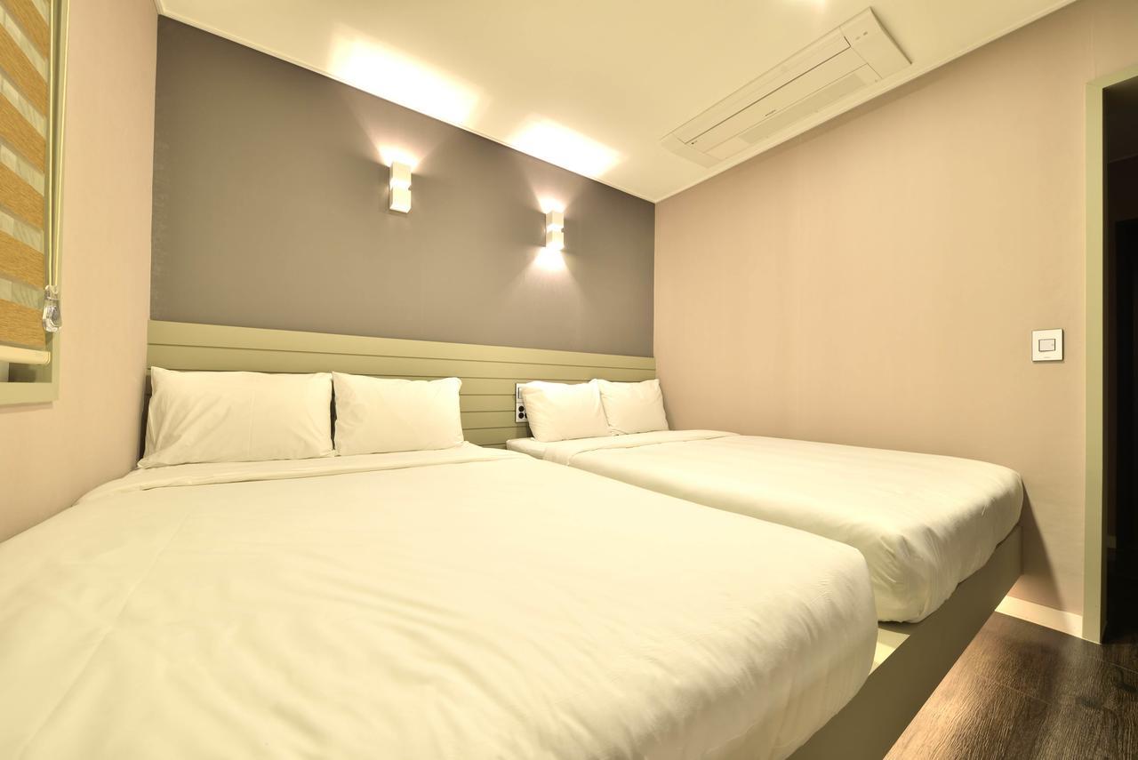 With U Hotel & Guesthouse Sokcho Exterior foto